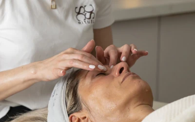 Signature Sculpt & Glow Ritual (HydraLift & Collagen Boost & Kobido) – 1h30 — SC RITUEL Beaune